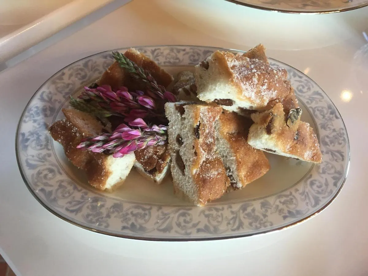 Cordella In Valdorcia Truffle And Olive Oil Resort Montalcino